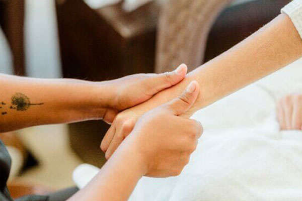نحوه ماساژ مچ دست